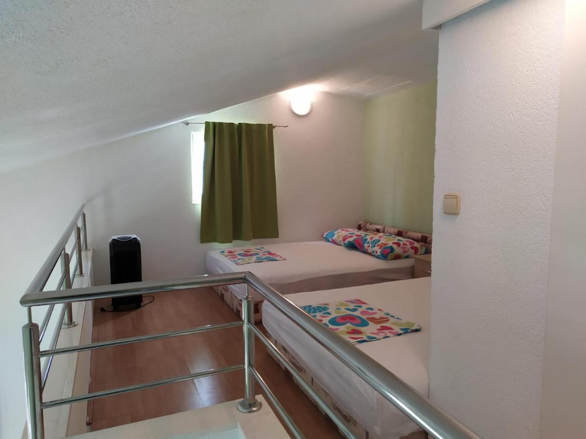Apartmani Mira ตราสนิสเซ ภายนอก รูปภาพ