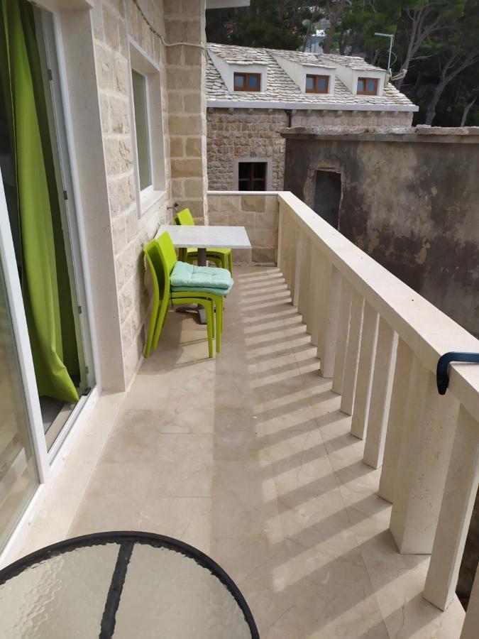 Apartmani Mira ตราสนิสเซ ภายนอก รูปภาพ