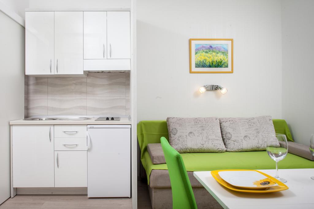 Apartmani Mira ตราสนิสเซ ภายนอก รูปภาพ