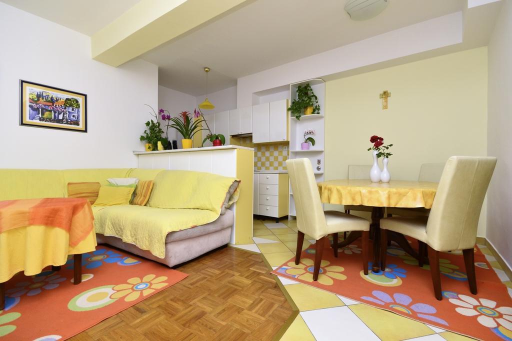 Apartmani Mira ตราสนิสเซ ห้อง รูปภาพ